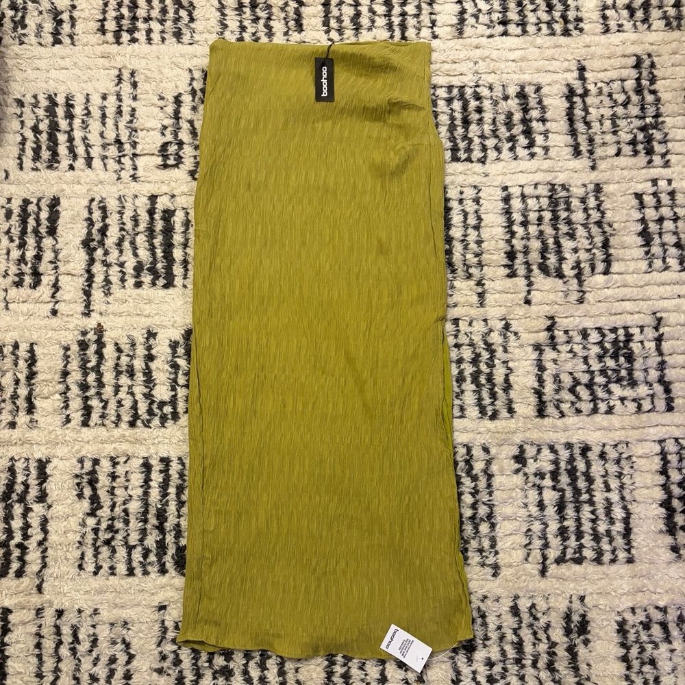 Textured Olive Maxi Skirt with Side Slit - Picture 5 of 8